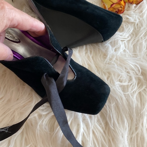 POETiC LICENCE London suede wedges - Picture 13 of 16